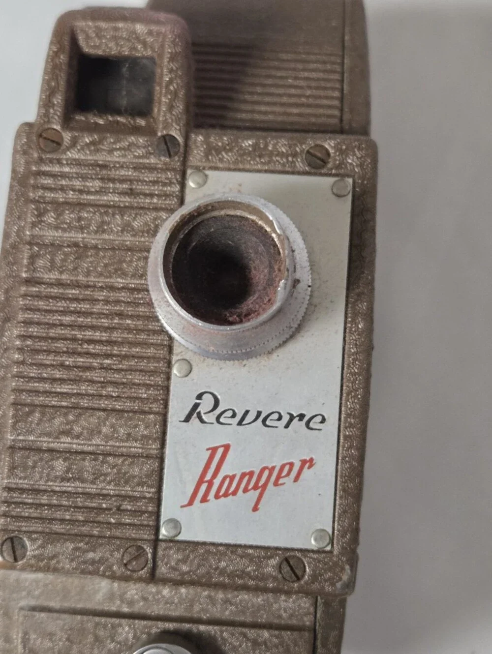 Vintage Revere Eight Model 81 Wind Up 8mm Movie Camera with case